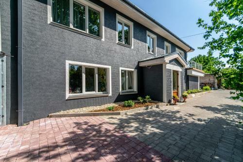 Green Garden & Parking Apartments