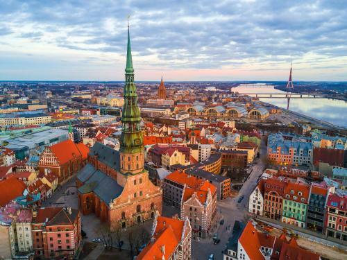 Cozy 2 Bed Apartment In Riga Centre