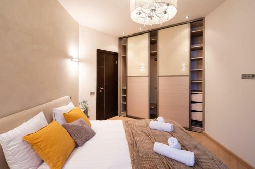 Old Riga Two Bedroom Apartment With 2 Bathrooms