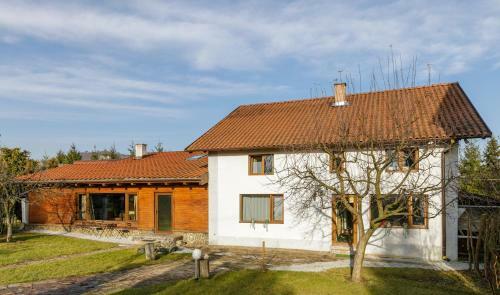 Charming Apartment With Hot Tub A Rustic Ciubar