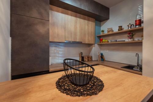 Modern, Bright And Cozy Apartment