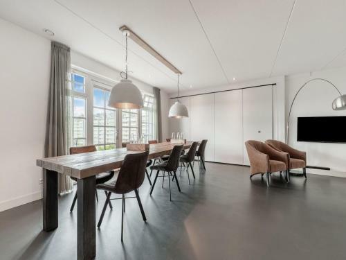 Luxury Holiday Home In Den Burg With A Whirlpool
