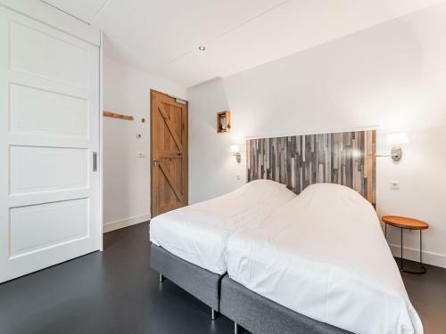 Luxury Holiday Home In Den Burg With A Whirlpool