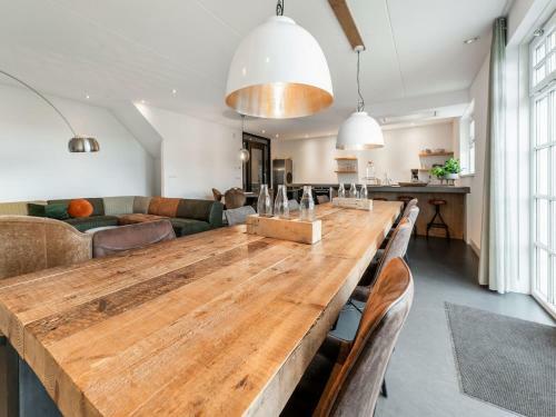 Luxury Holiday Home In Den Burg With A Whirlpool