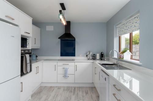 Stunning Coastal Home In Dingle Town