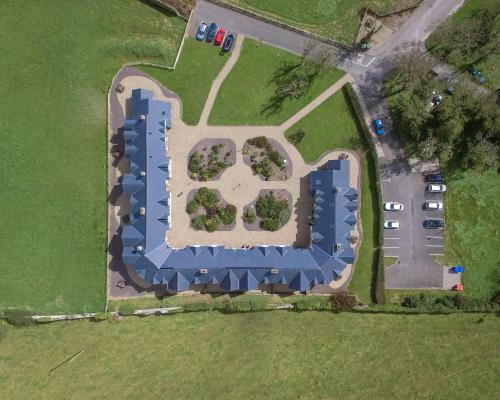 Dingle Manor
