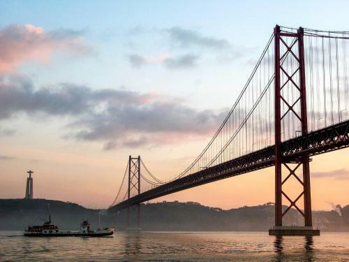 Cristo Rei Apartment - Great Views And Free Parking