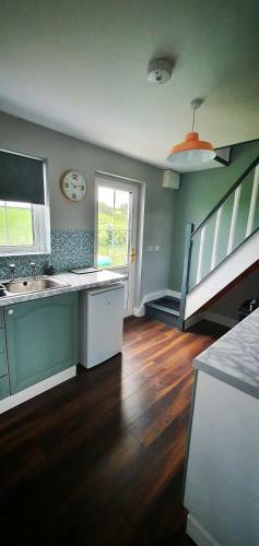 Tully View House