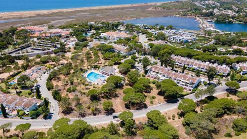 Victory Village Quinta Do Lago - Spacious 2 Bed / 3 Bath Apartment