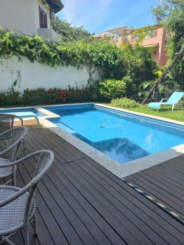 Praia Do Forte: Apartamento Duplex Na Vila