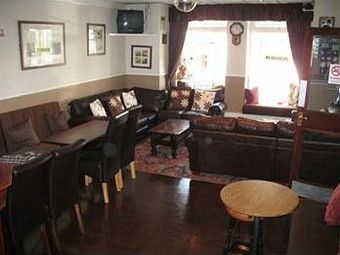 Hostal The Shores Hotel