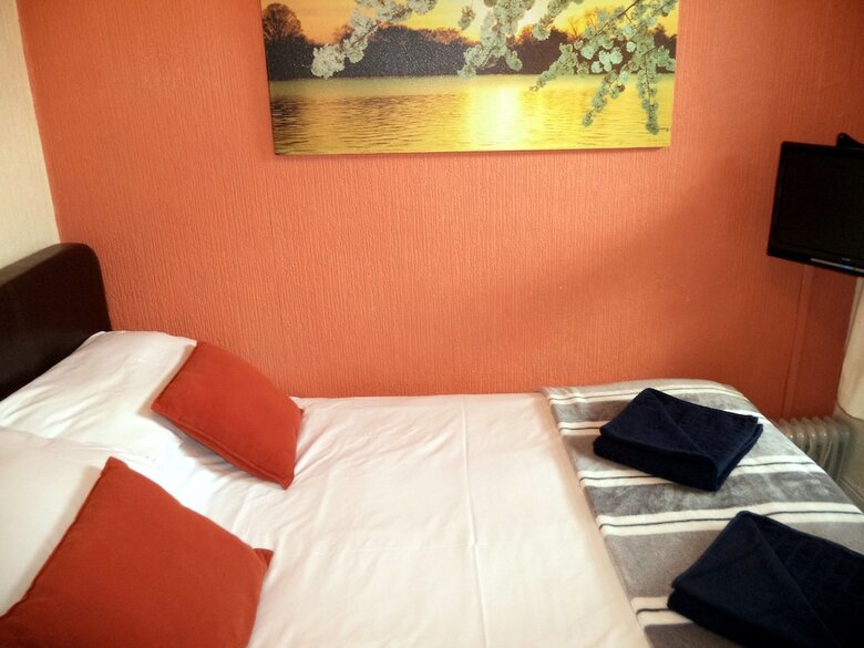 Hostal Phoenix Guest House