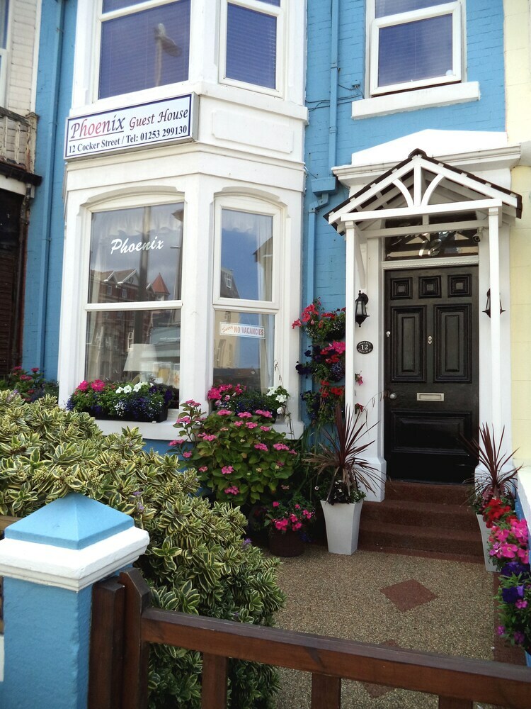 Hostal Phoenix Guest House