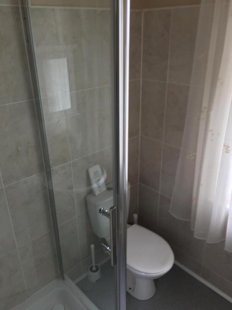 Hostal Glenheath Hotel