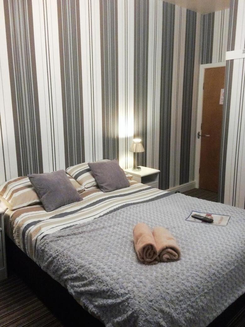 Hostal Glenheath Hotel
