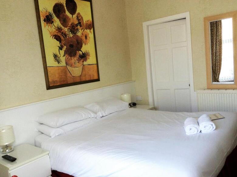 Hostal Glenheath Hotel