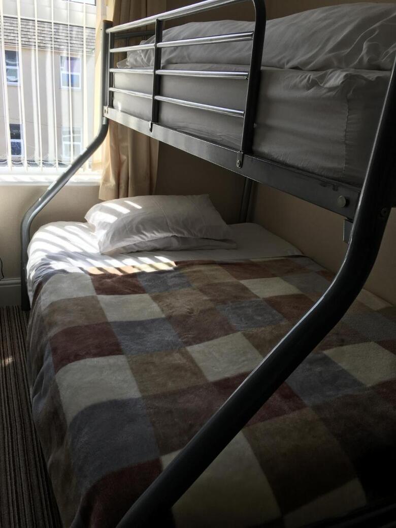Hostal Glenheath Hotel