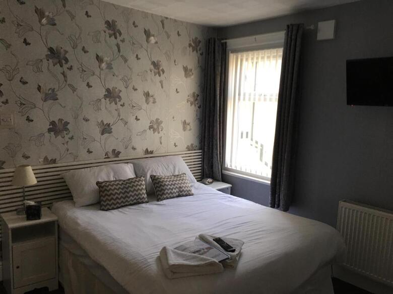 Hostal Glenheath Hotel