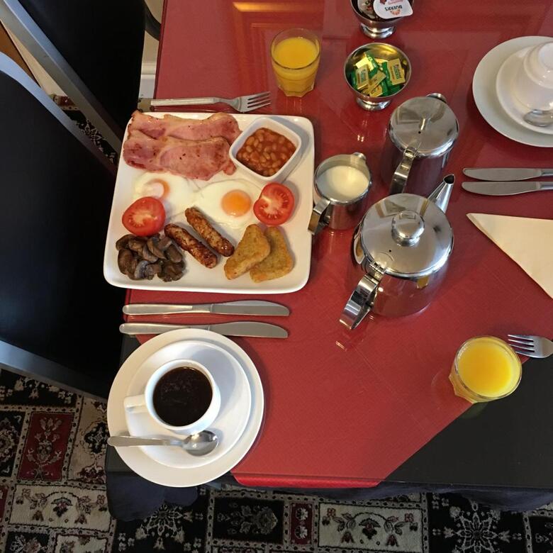 Hostal Glenheath Hotel