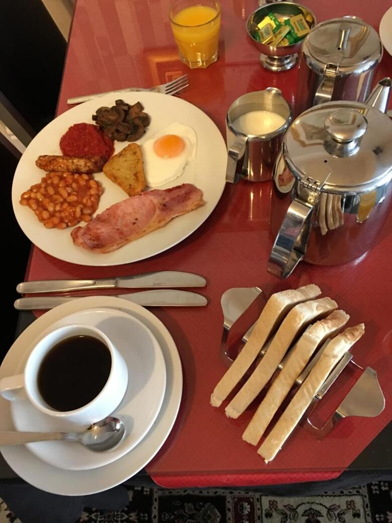 Hostal Glenheath Hotel