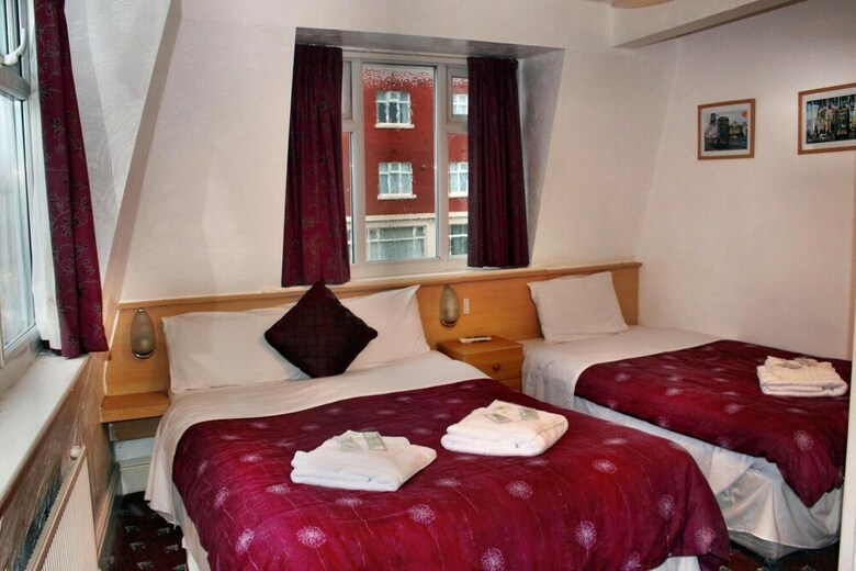 Hostal Brooklyn Hotel