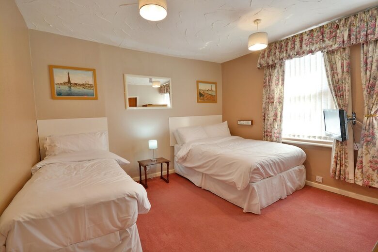 Royal Oakwell Hotel