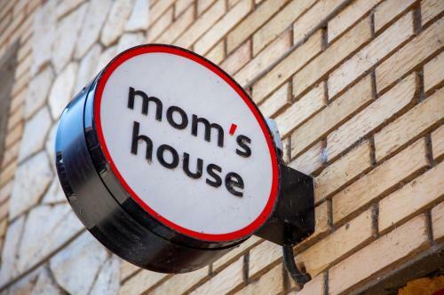 Hostal Mom`s House