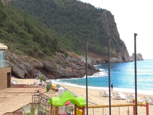 Manolya Apartment. Alanya, Center