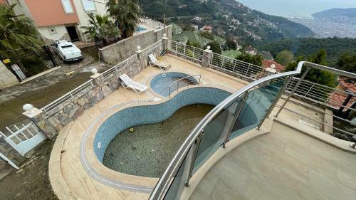 Alanya Bektas Luxury 5+2 Private Swimmingpol Villa