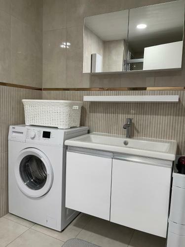 Sa Apartments! 1bd Flat And 2bd Duplex