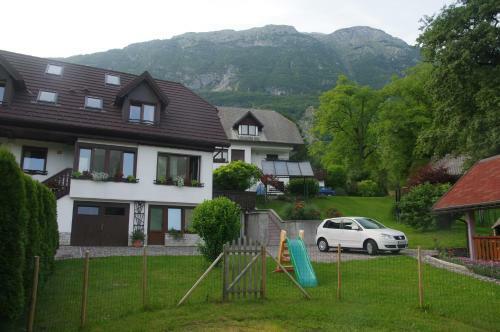 Apartments Ktrenc