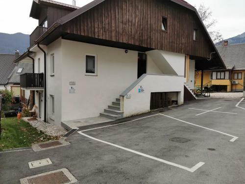 Corner Apartments