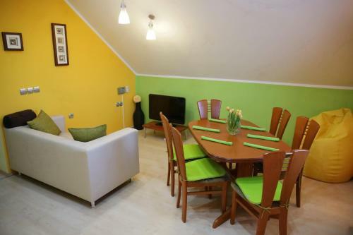 Lux Living Apartments Budi?