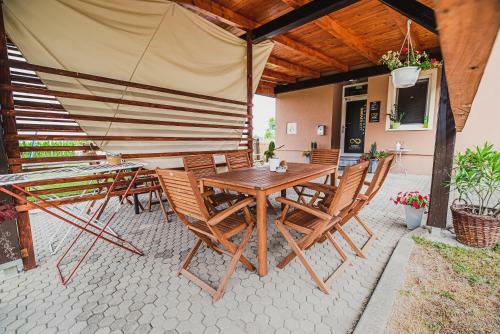 Lux Living Apartments Budi?