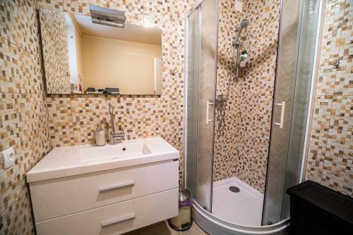 Lux Living Apartments Budi?