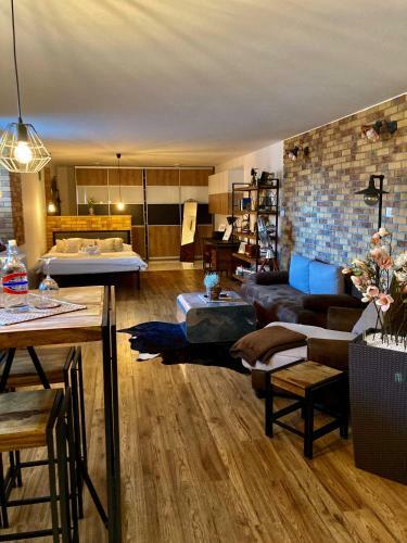 Underground Apartment Bratislava-nivy