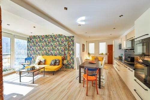Pineapple Apartment