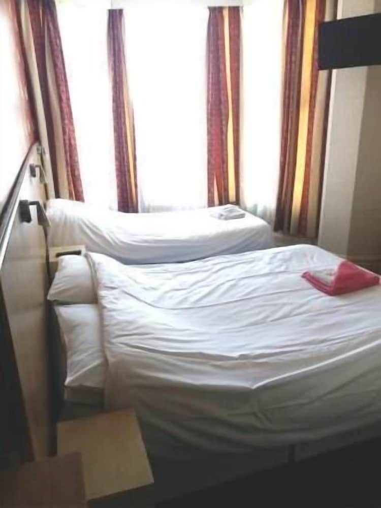 Hostal Cavendish Hotel