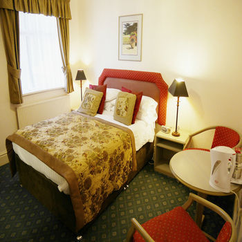 Hostal Holmsdale Hotel