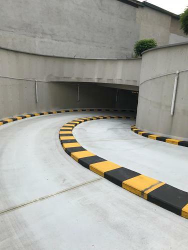 Leo Apartment Free Parking!!!