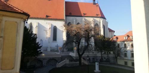 New Oldtown Apartment Near St Martin Cathedral