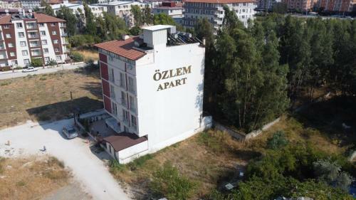 �zlem Apart & Pans?yon