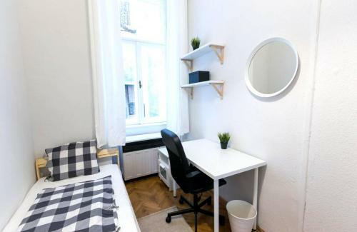 Hostal Cornerstone Visit