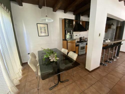 Casa En Chacras De Coria Con Piscina