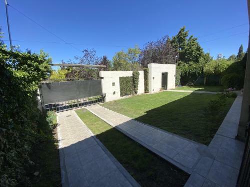 Casa En Chacras De Coria Con Piscina