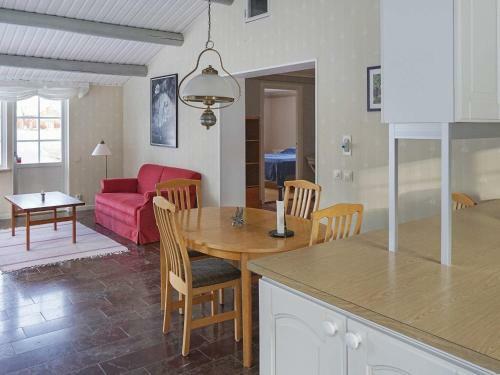 Holiday Home �sbro III