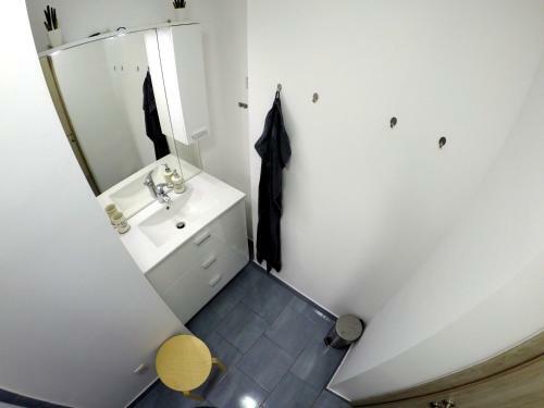 Hostal The Jungle Apartments And Rooms (Vila D?ungla)