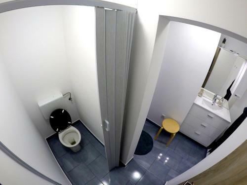 Hostal The Jungle Apartments And Rooms (Vila D?ungla)