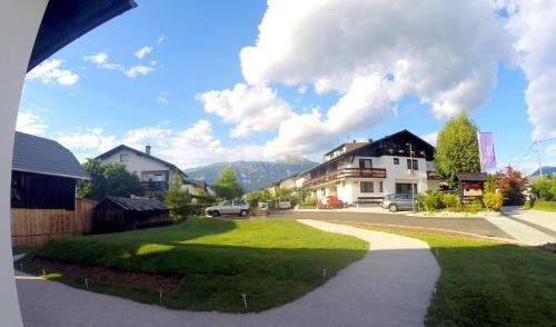 Hostal The Jungle Apartments And Rooms (Vila D?ungla)
