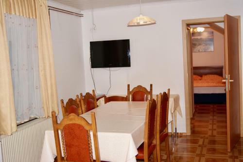 Hostal Apartmaji Pri Kokolu